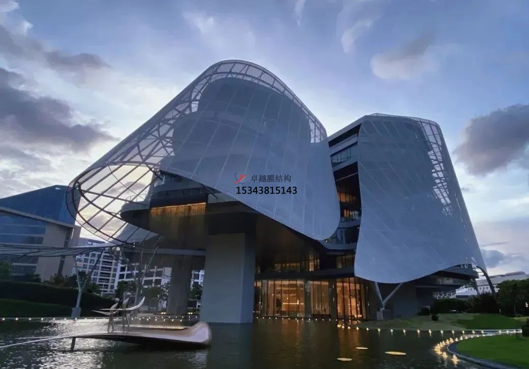 優(yōu)雅而懸浮，PTFE膜結(jié)構外立面建筑